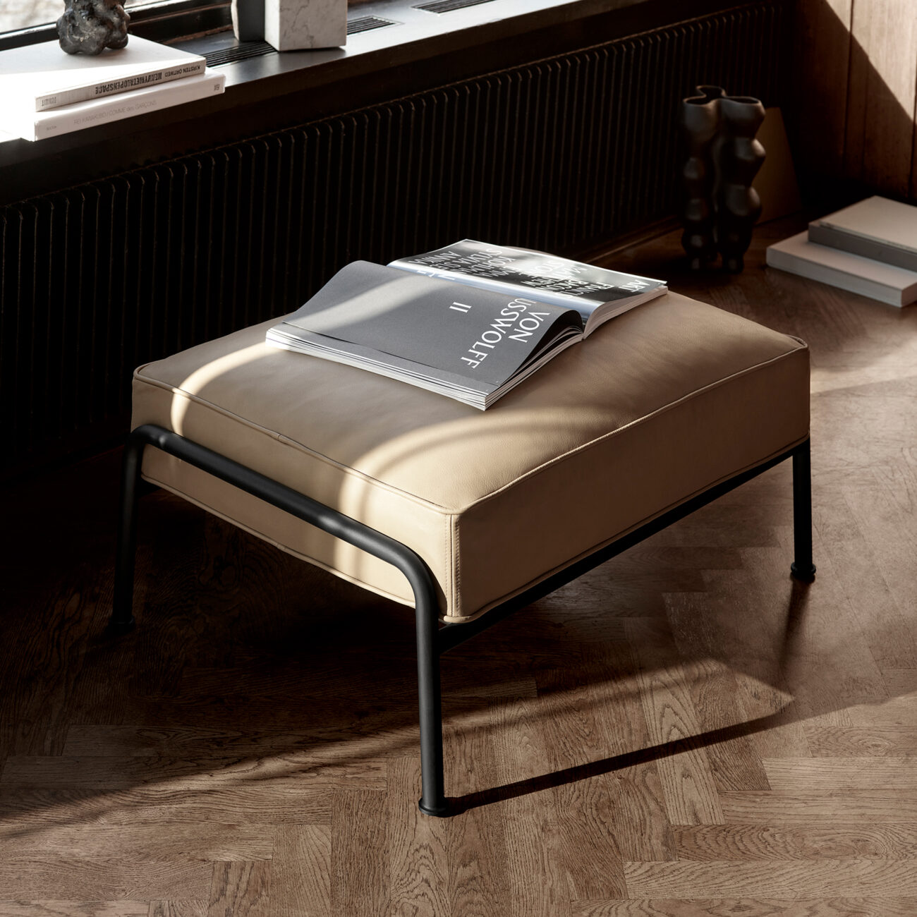 Contemporary Lounge Chair - Image 8